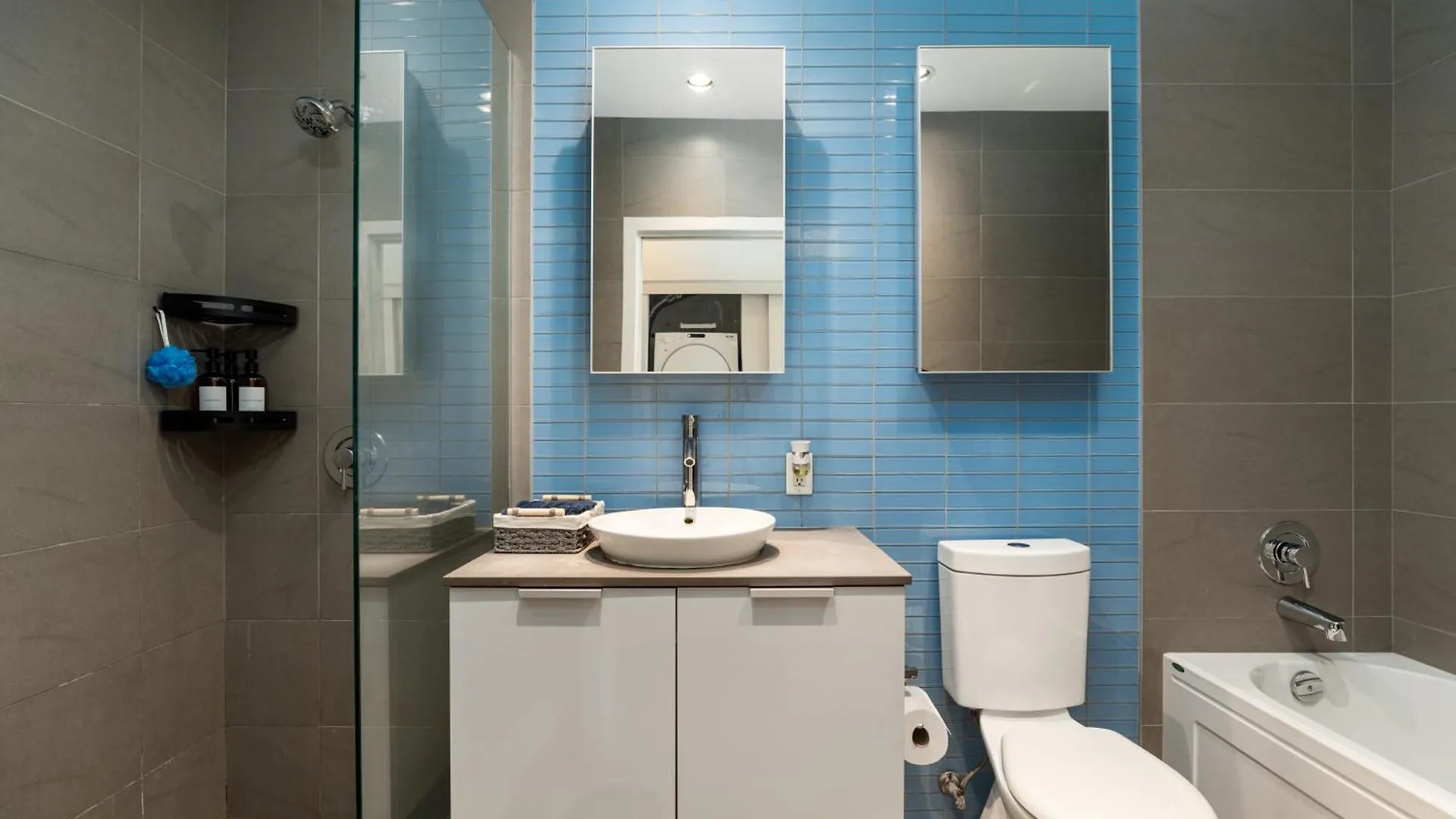Skyhome In Gastown Amazing Ocean&Mountain Views Vancouver 0*,  Canada